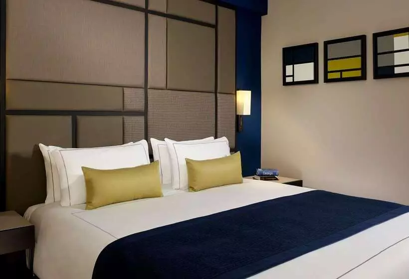 Отель Park Plaza Utrecht