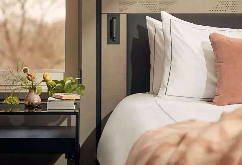 Отель Park Plaza Vondelpark Amsterdam