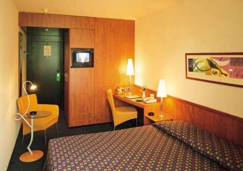 Отель Park Plaza Vondelpark Amsterdam