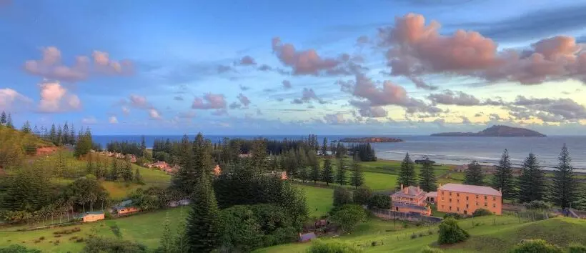 Islander Lodge Apartments