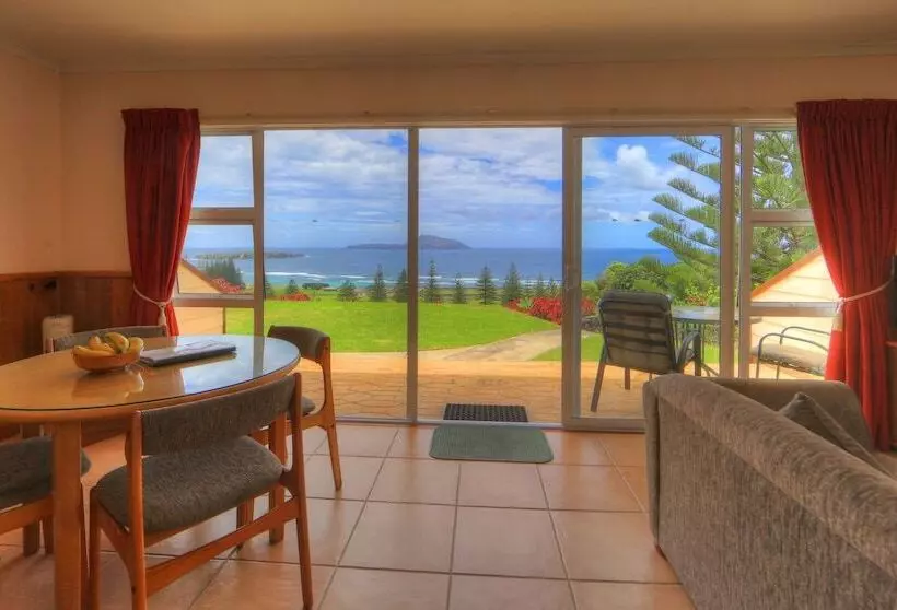 Islander Lodge Apartments