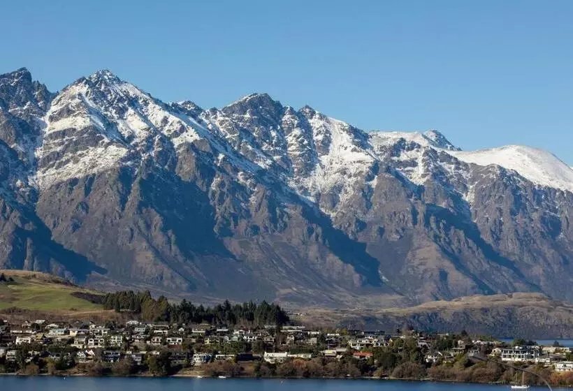 Copthorne Hotel & Apartments Queenstown Lakeview