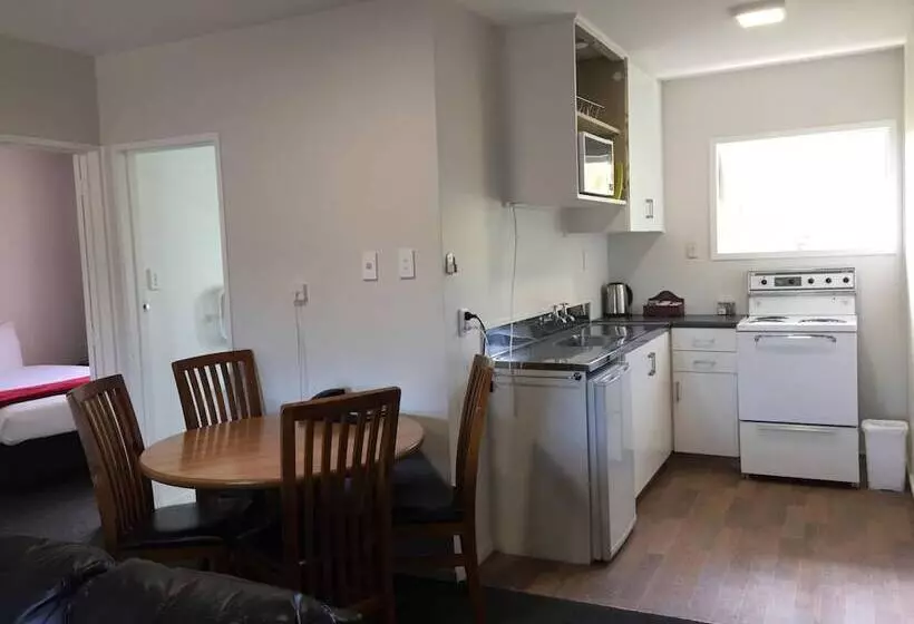 هتل Abbey Motor Lodge