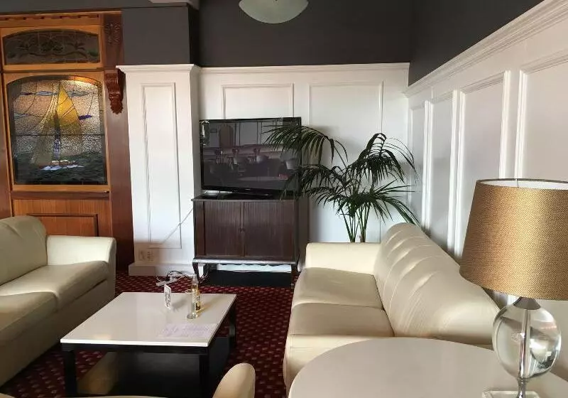 בית מלון כפרי Armitage And Conference Centre