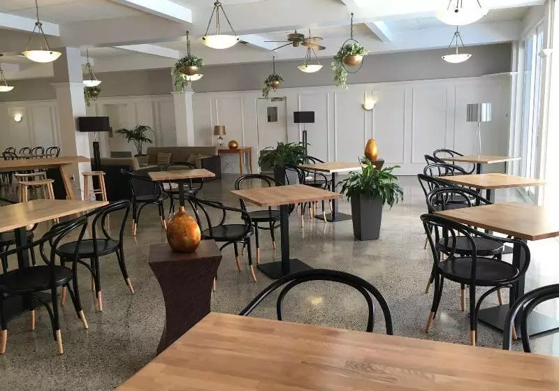 בית מלון כפרי Armitage And Conference Centre