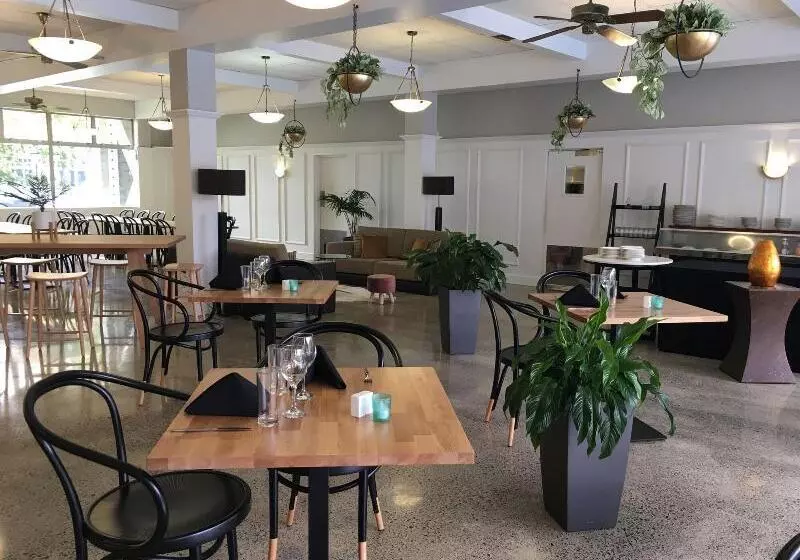 בית מלון כפרי Armitage And Conference Centre