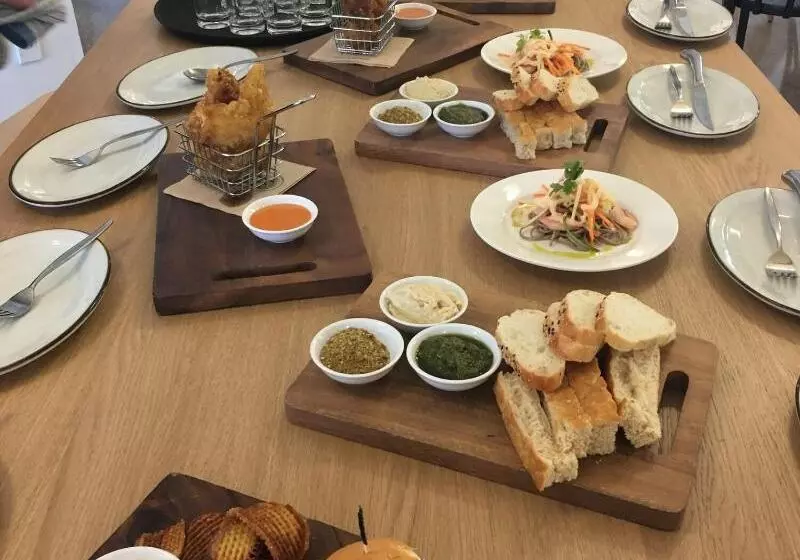 בית מלון כפרי Armitage And Conference Centre