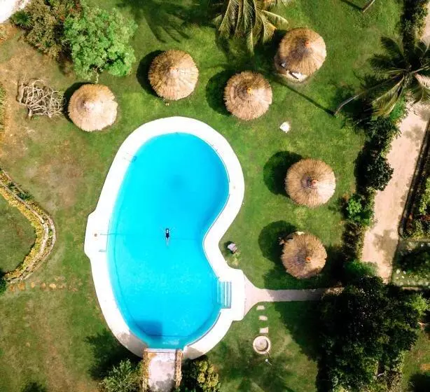 Hotel Badian Island Wellness Resort