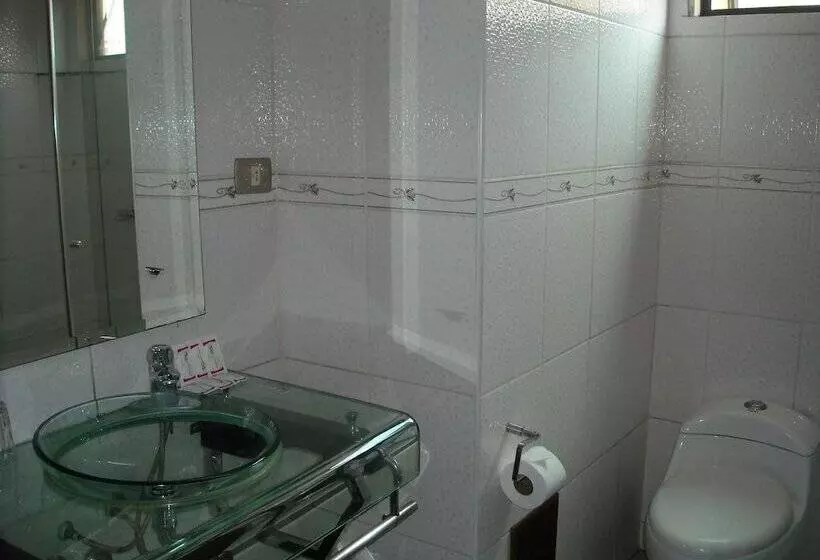 فندق Continental