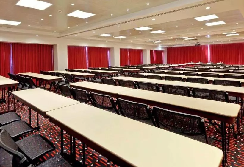 هتل Mercure Braga Centro