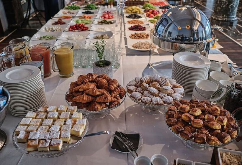 בית מלון כפרי Monopol