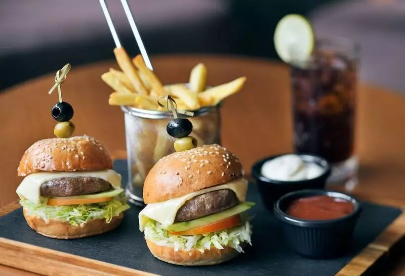 Mövenpick Hotel Karachi