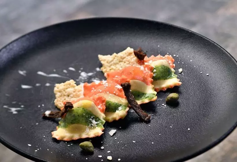 Mövenpick Hotel Karachi