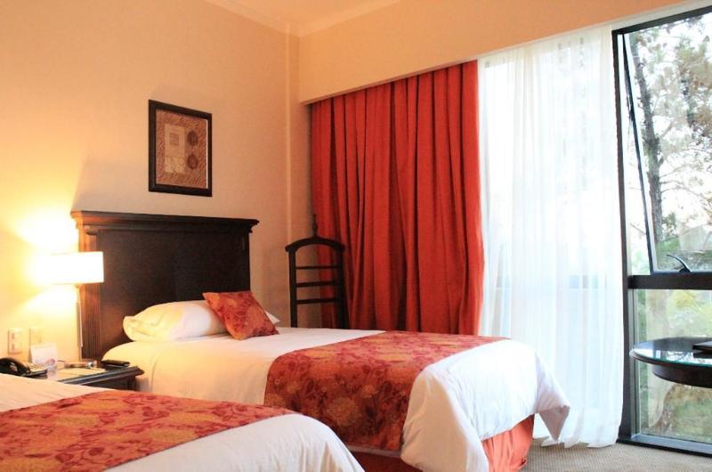 هتل Casino Acaray