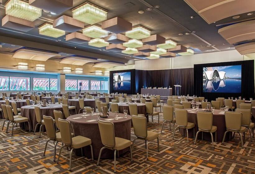 La Concha Renaissance San Juan Resort