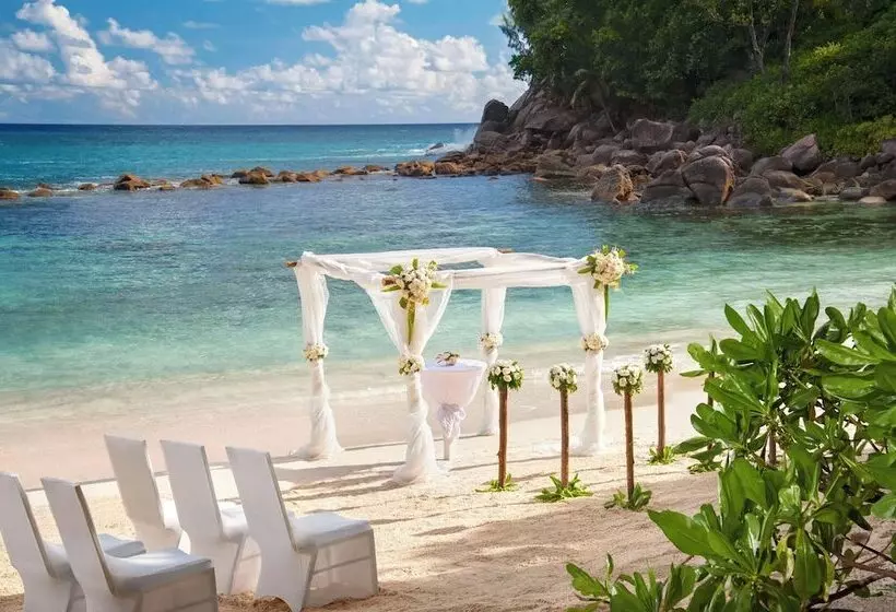 فندق Avani Barbarons Seychelles Resort