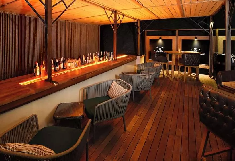 فندق Avani Barbarons Seychelles Resort