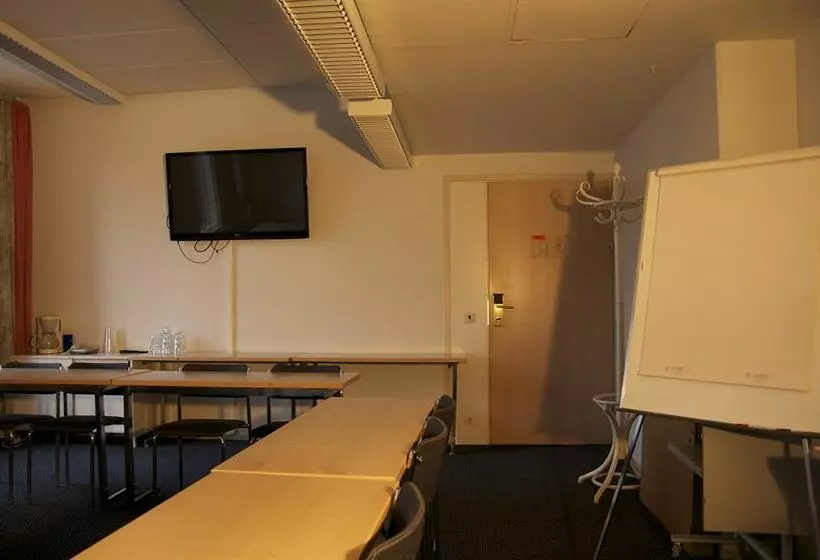 هتل Avion Helsinki