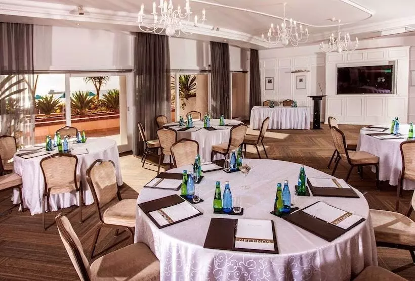 ホテル Beverly Hills