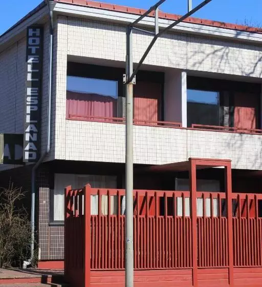 בית מלון כפרי Esplanad