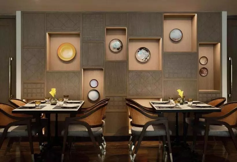 Mövenpick Hotel Bangkok Ploenchit Bdms