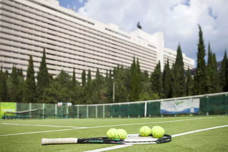 هتل Yalta Intourist