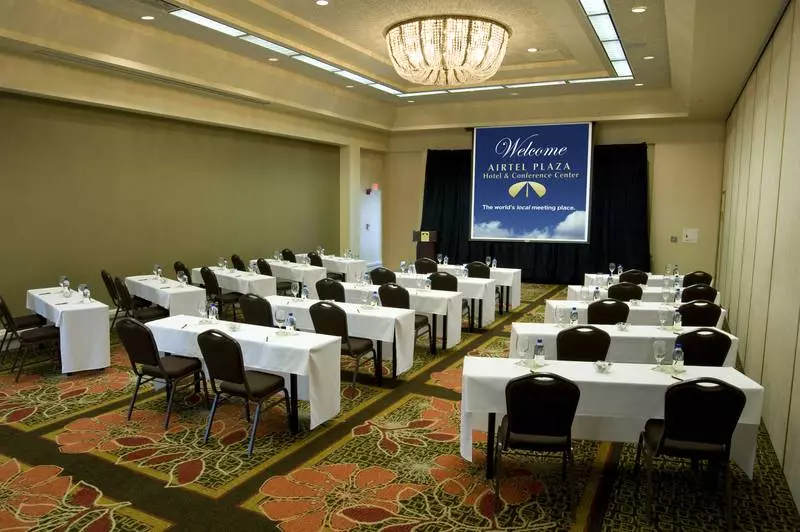 فندق Airtel Plaza