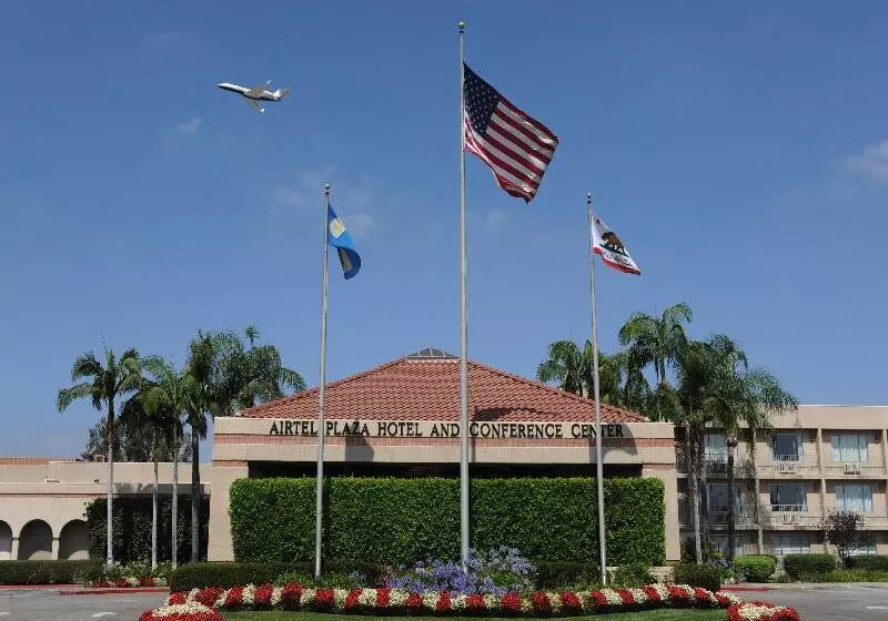 فندق Airtel Plaza