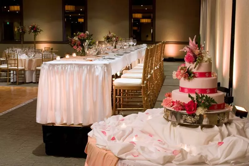 فندق Airtel Plaza