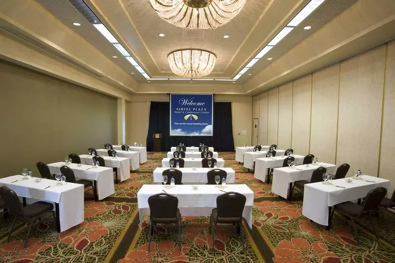 فندق Airtel Plaza