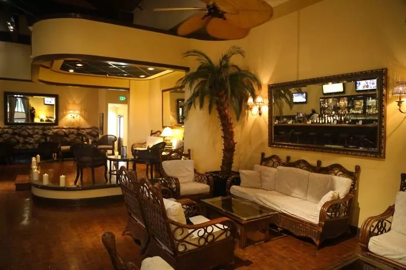 فندق Airtel Plaza