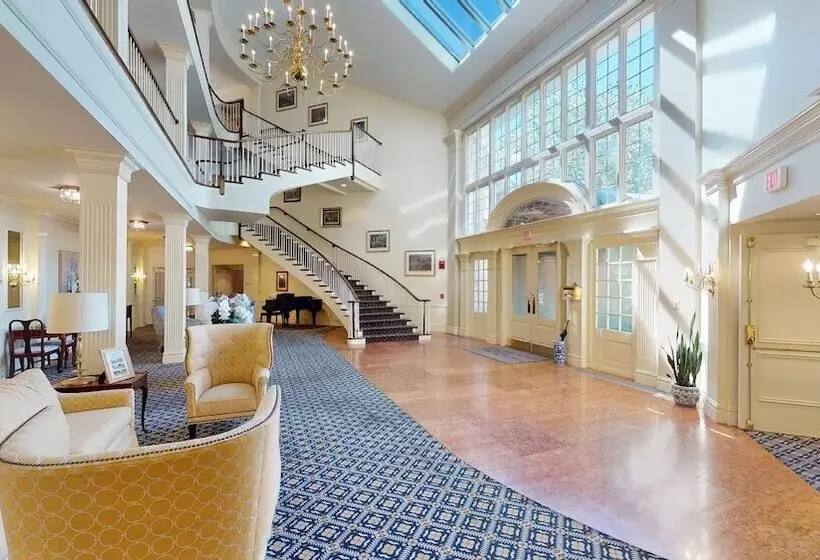 فندق Avon Old Farms