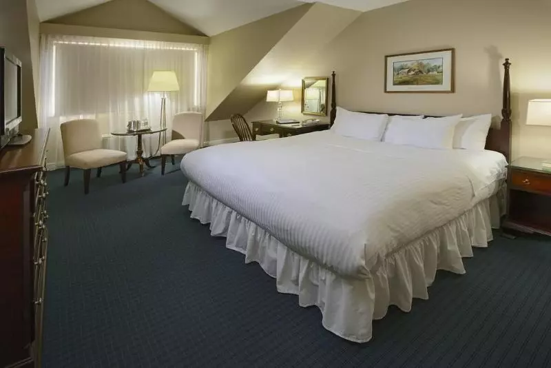 فندق Avon Old Farms