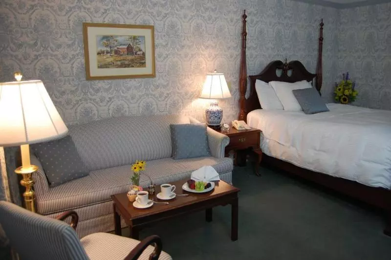 فندق Avon Old Farms