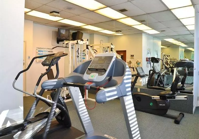 فندق Avon Old Farms