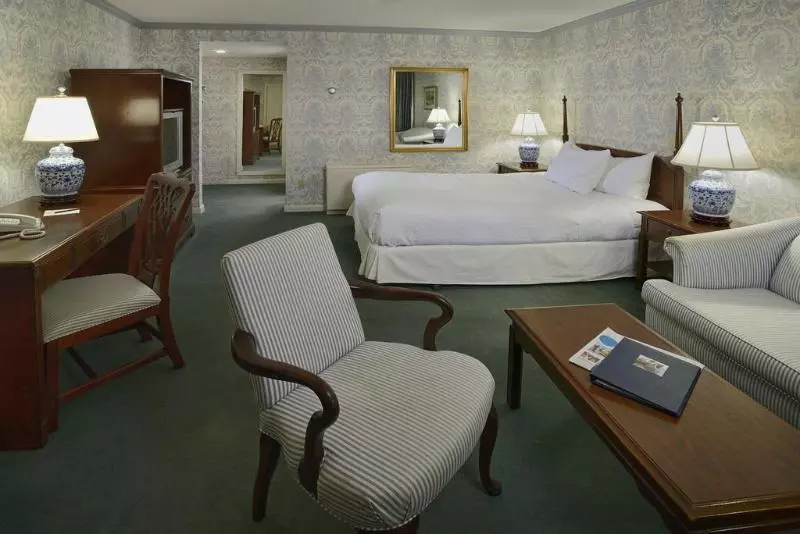 فندق Avon Old Farms