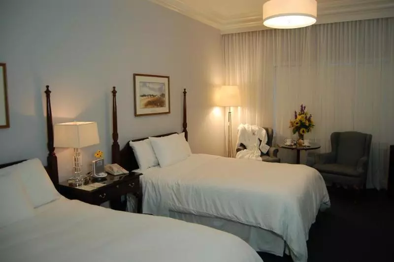 فندق Avon Old Farms