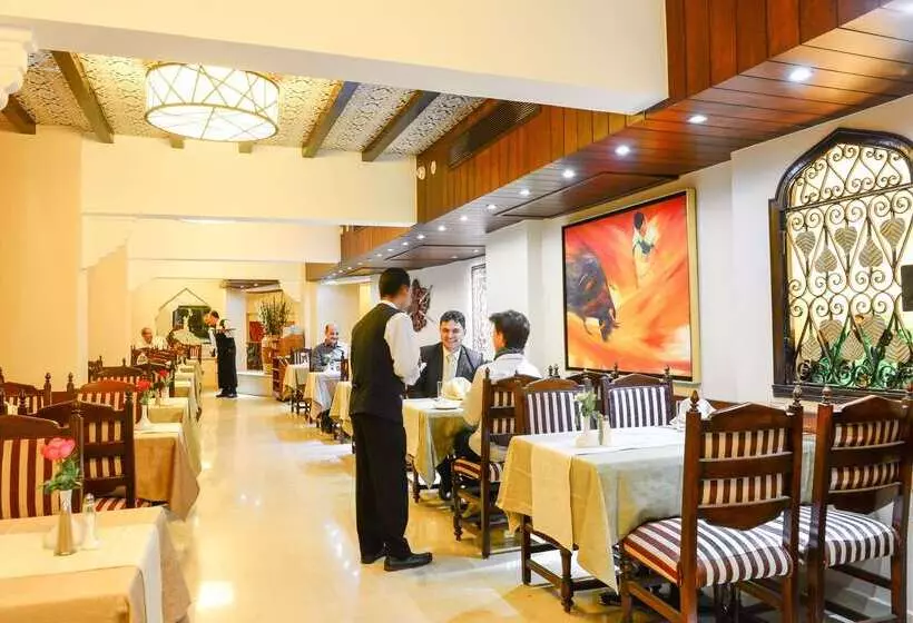 Golden Tulip Hotel Flamenco Cairo