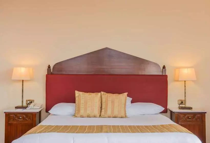 Golden Tulip Hotel Flamenco Cairo