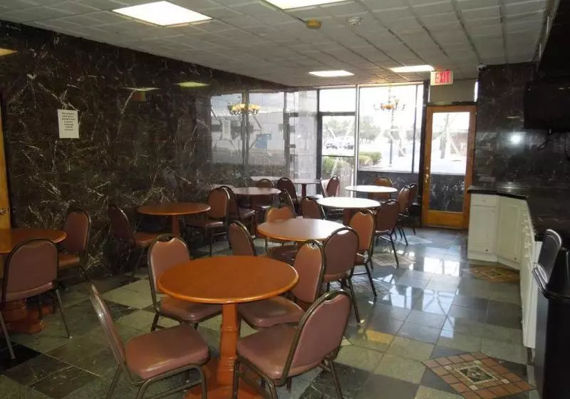 בית מלון כפרי Knights Inn Atlantic City At N Albany Ave