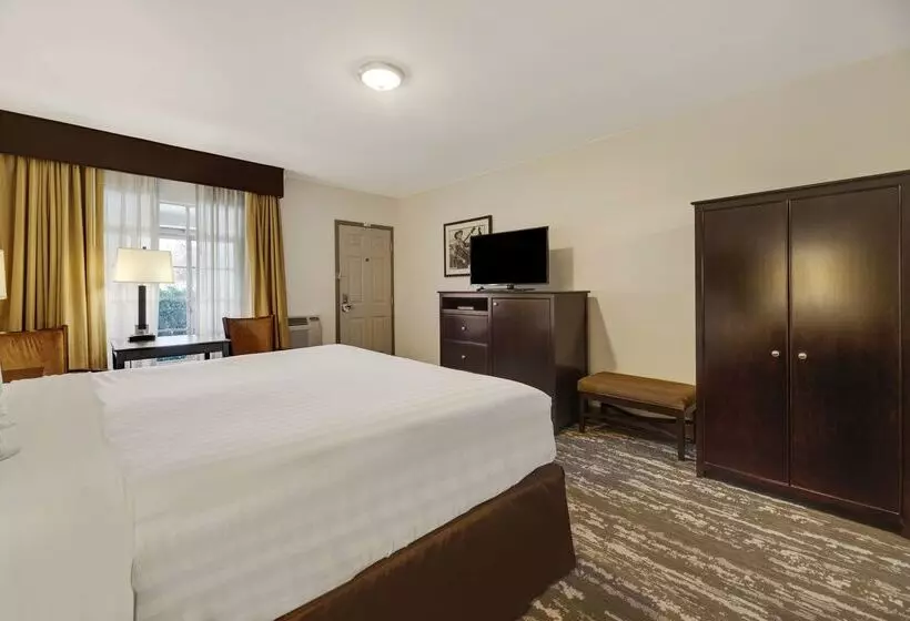 Best Western  Frontier Motel