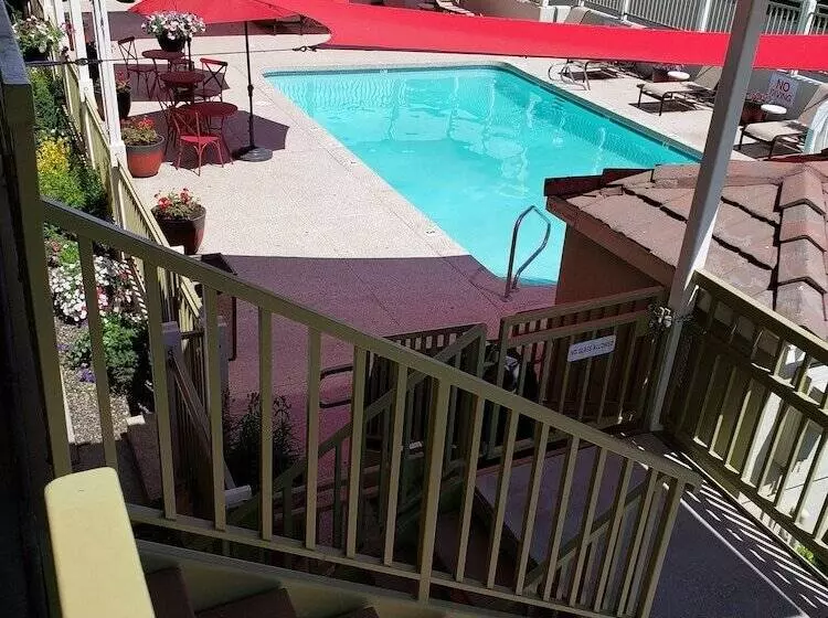 Отель Airport Inn