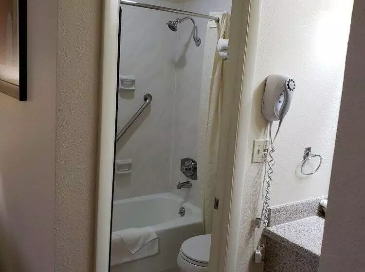 Отель Airport Inn