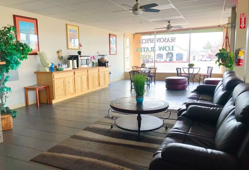 فندق Appletree Inn