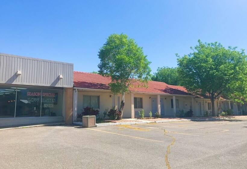 فندق Appletree Inn