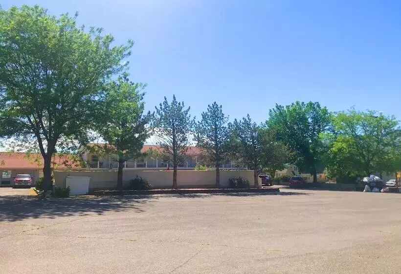 בית מלון כפרי Appletree Inn