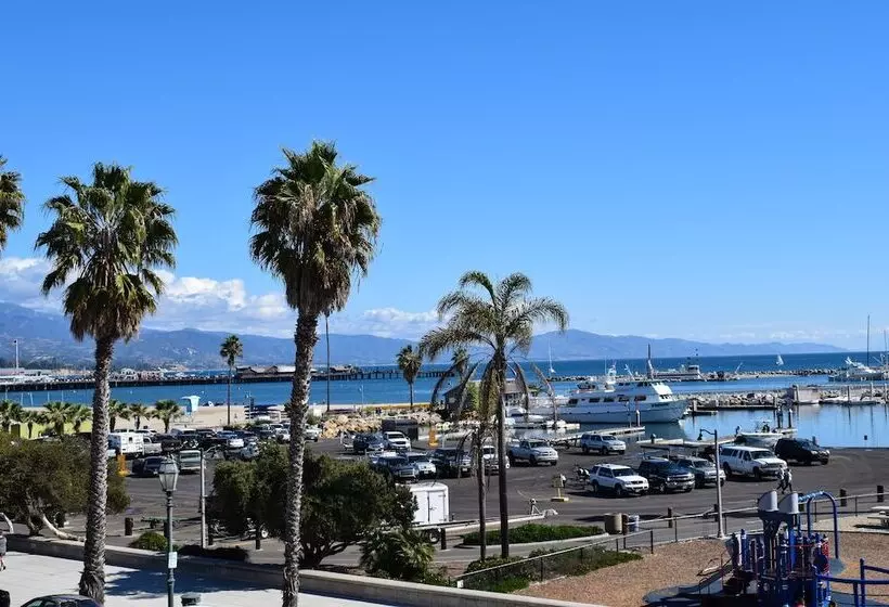 בית מלון כפרי Beachside Inn