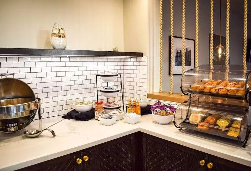 בית מלון כפרי Beachside Inn