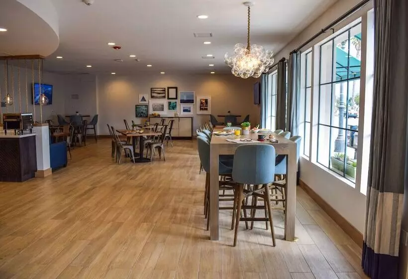 בית מלון כפרי Beachside Inn