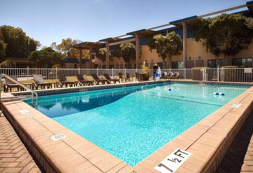 ホテル Best Western Crossroads Inn